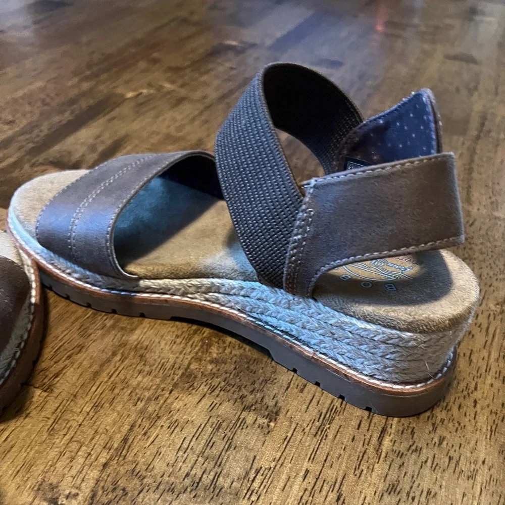 Women’s Brown Sandals Skechers